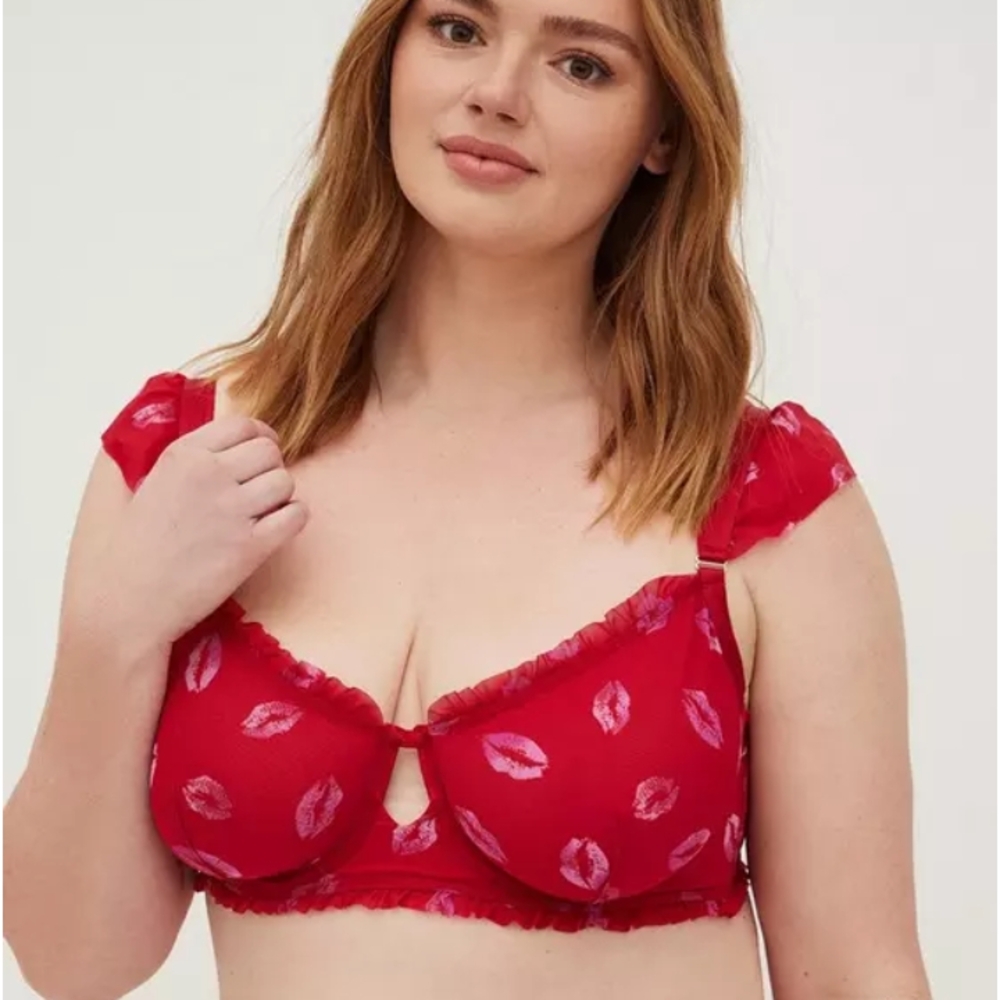 TORRID Red Lip Print Bra 00